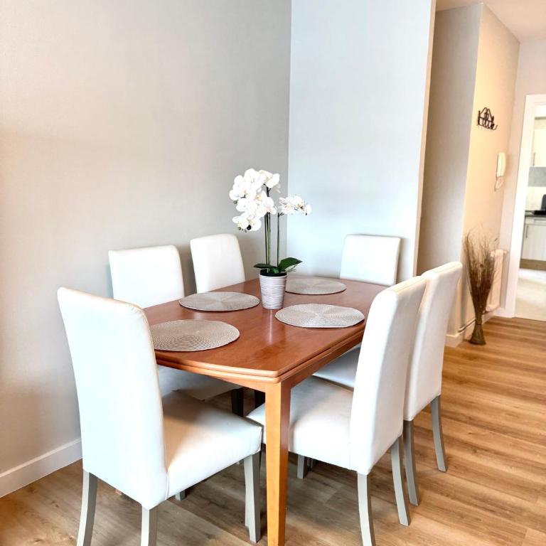 Mencía Vilagarcía - Three-Bedroom Apartment - 3