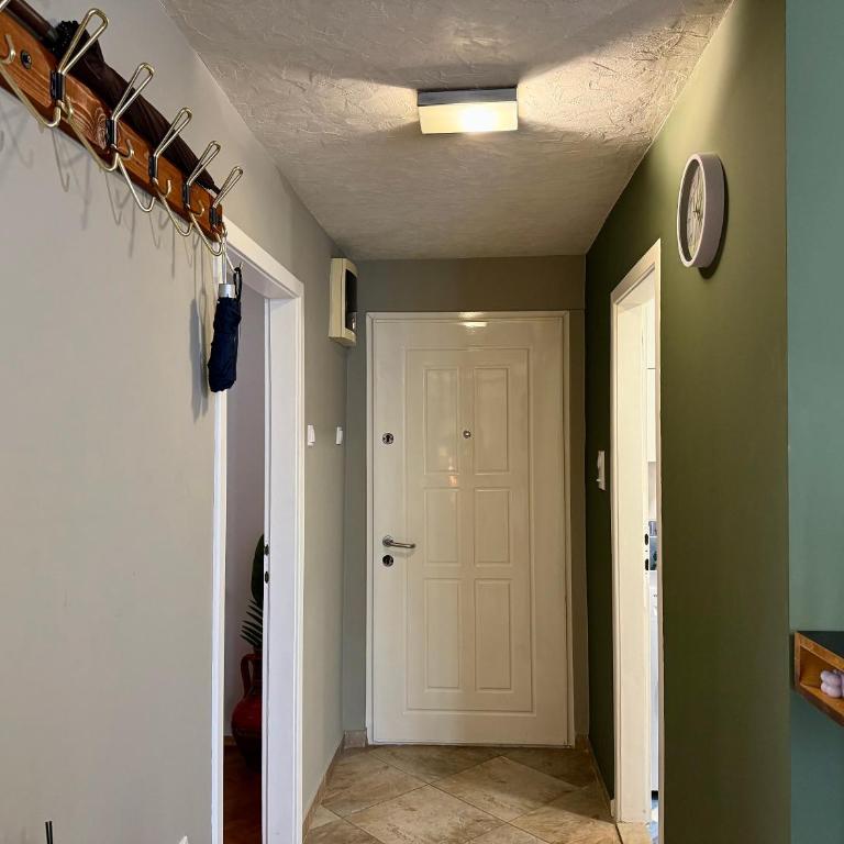 Spin Inn - Two-Bedroom House - 11