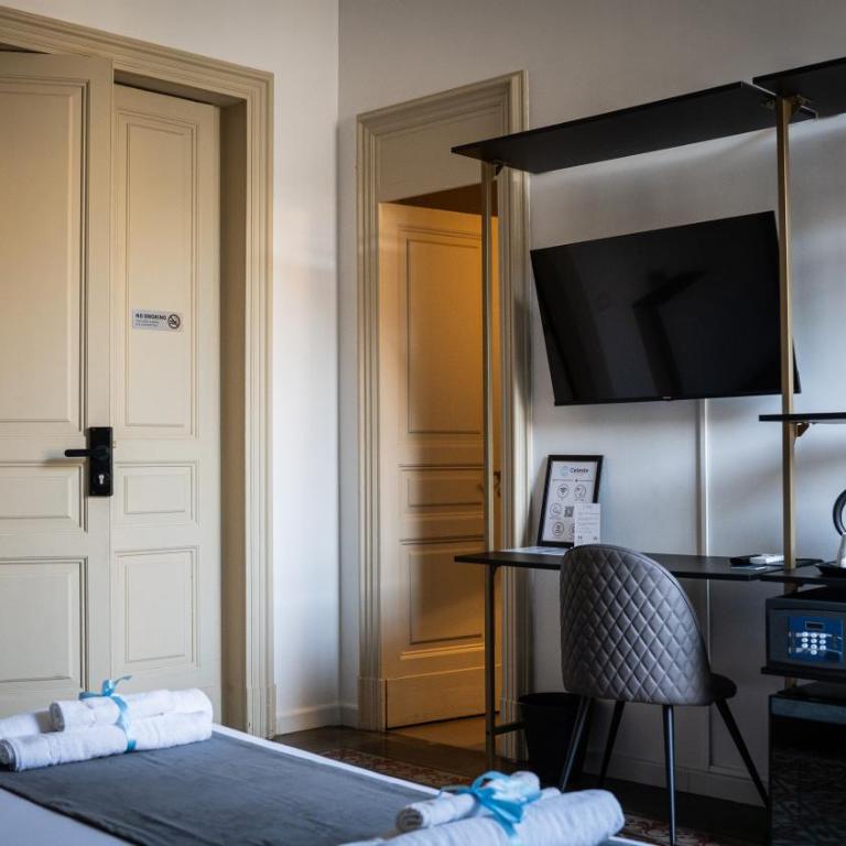 Celeste Rooms - Boutique B&B with Breakfast near Via Etnea - Double Room with Private Bathroom - 6