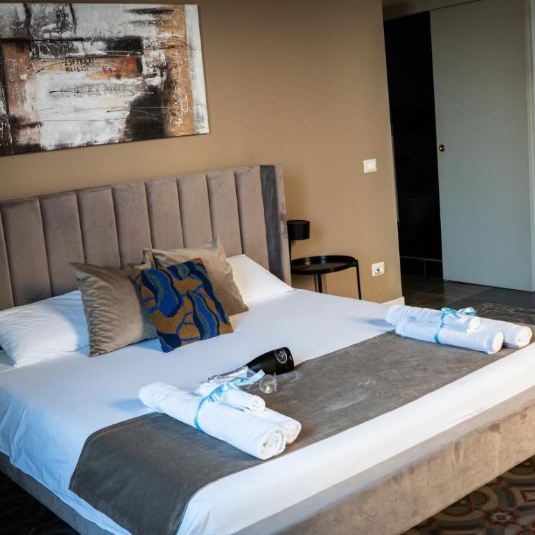 Celeste Rooms - Boutique B&B with Breakfast near Via Etnea - Quadruple Room with Private Bathroom - 3