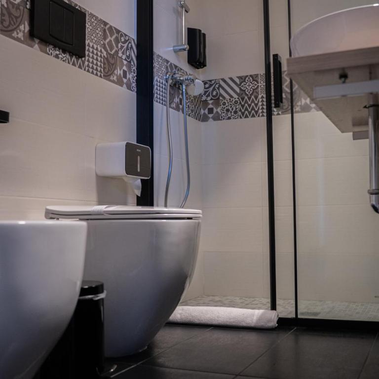 Celeste Rooms - Boutique B&B with Breakfast near Via Etnea - Quadruple Room with Private Bathroom - 7