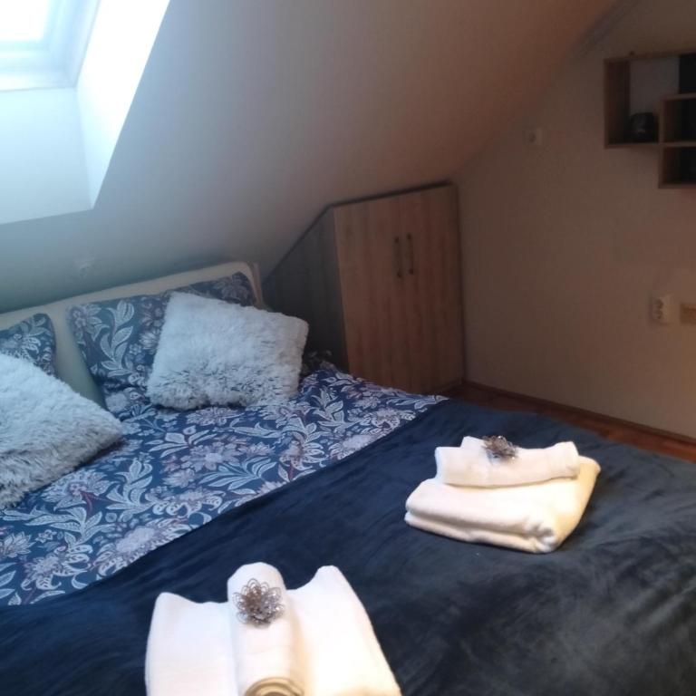 Pop Art S Apartment - Two-Bedroom Apartment - 18