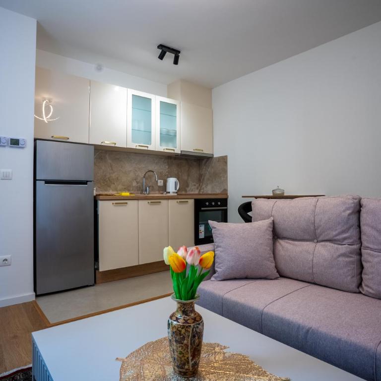 Urban Base - One-Bedroom Apartment - 1
