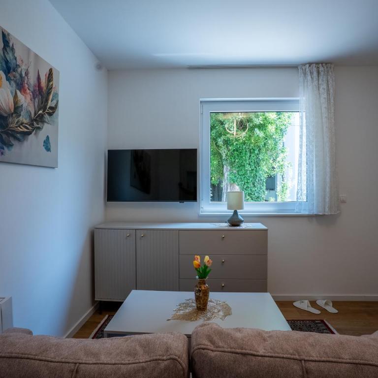 Urban Base - One-Bedroom Apartment - 10
