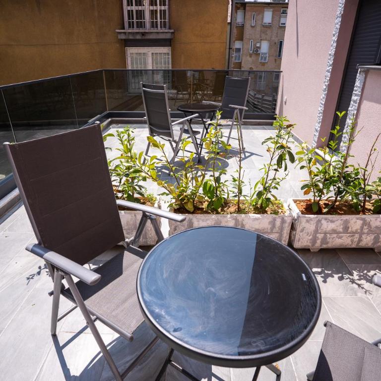 Urban Base - One-Bedroom Apartment - 54