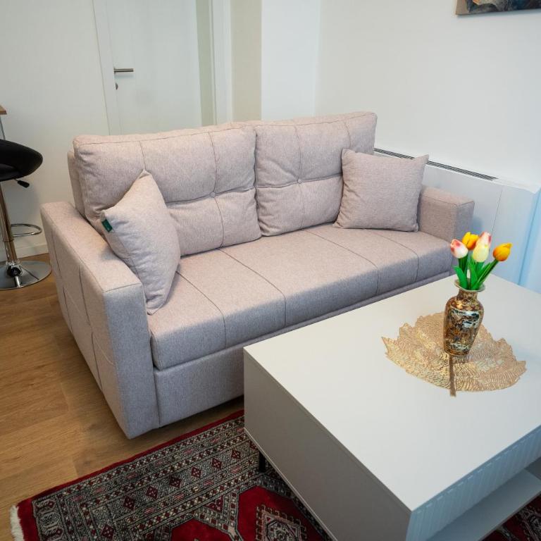Urban Base - One-Bedroom Apartment - 24