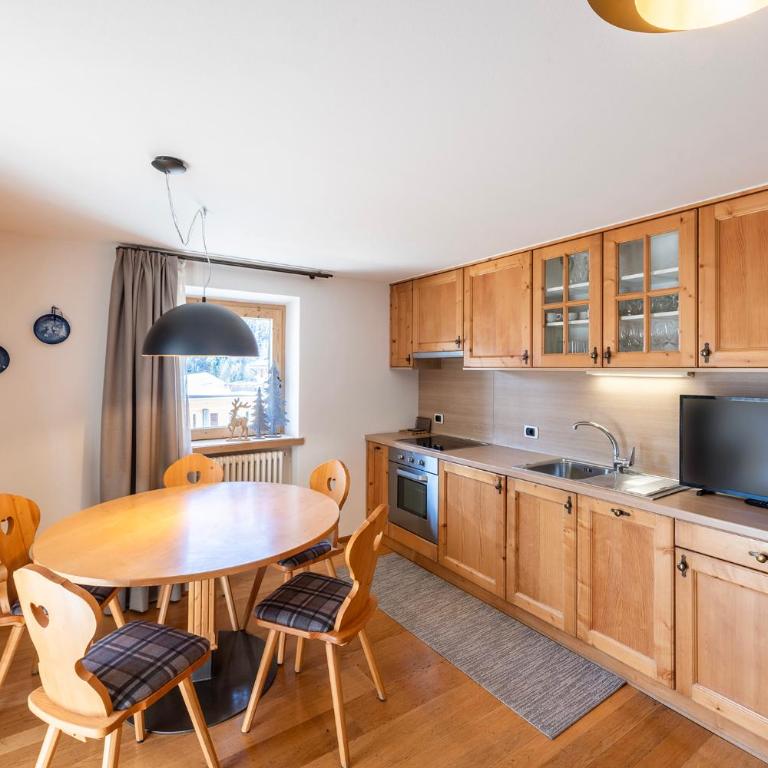 Residence Bosco Verde - Appartamento con 2 Camere da Letto (4 Adulti) - 1
