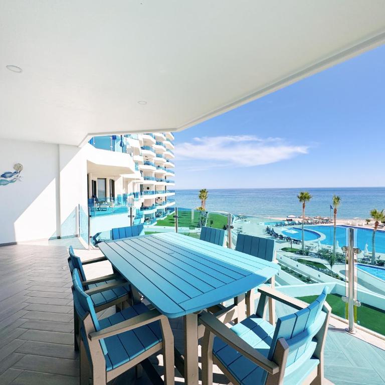Esmeralda Beach Resort - Two-Bedroom Apartment with Balcony and Sea View - 1