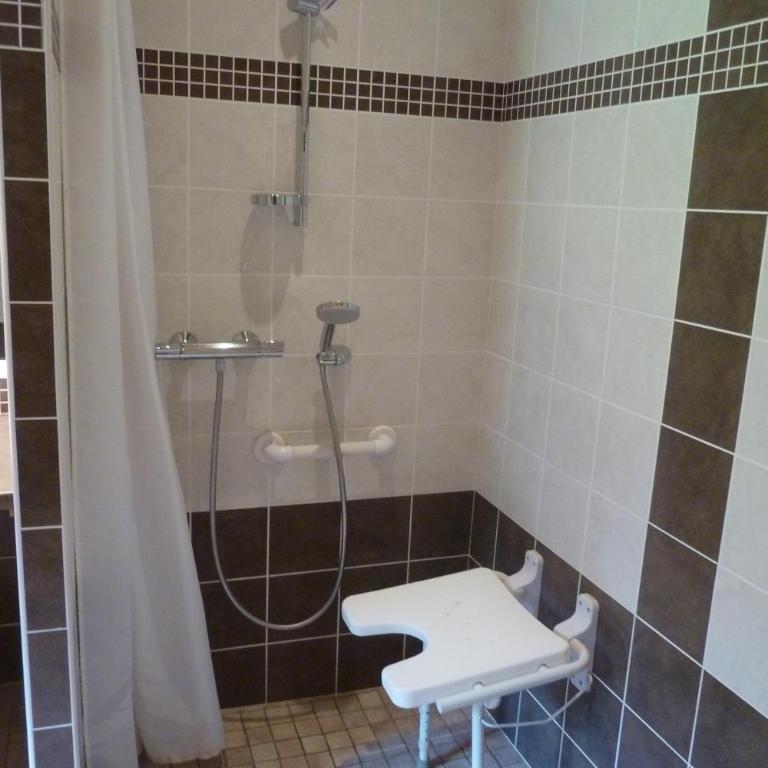Chalet "les Arcosses" - Appartement Rez de chaussee - Label Handicap - 16