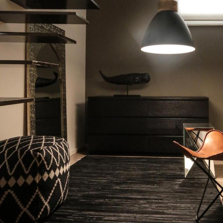 Urban Central Suites - One-Bedroom Apartment - 25