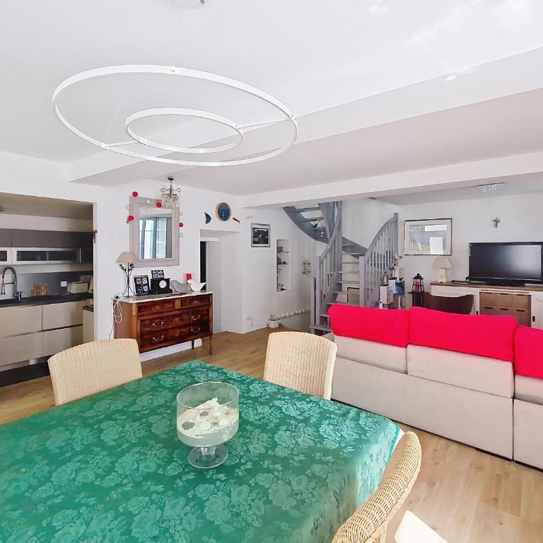 Maison rénovée proche plage et commerces, 3 chambres, 3 salles d'eau, confort moderne. - FR-1-331-86 - Maison de Vacances (6 Adultes) - 15