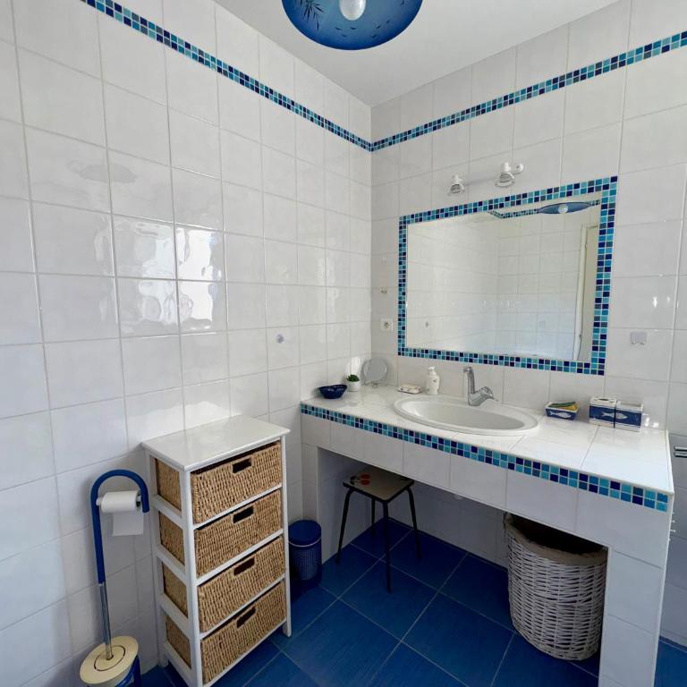 Maison spacieuse avec jardin, proche forêt et plage, 3 chambres, équipements de loisirs, parking privé - FR-1-323-435 - Maison de Vacances - 32