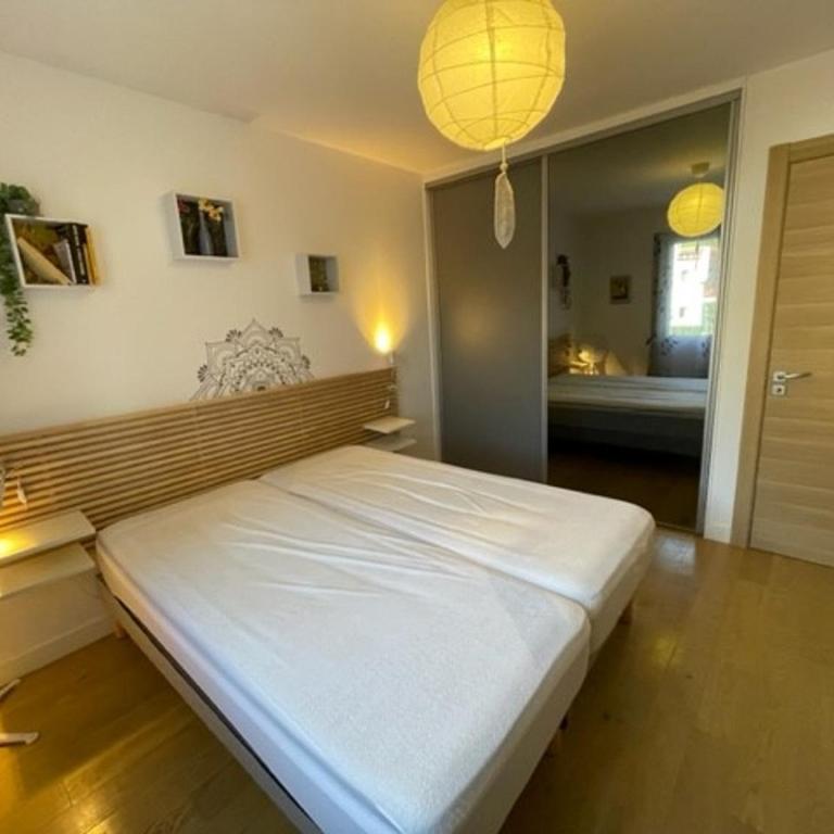 Appartement de standing avec jardin privatif, proche du lac et du centre, parking inclus - One-Bedroom Apartment - 16