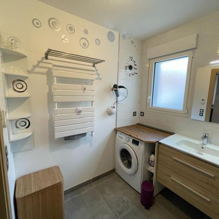 Appartement de standing avec jardin privatif, proche du lac et du centre, parking inclus - One-Bedroom Apartment - 20