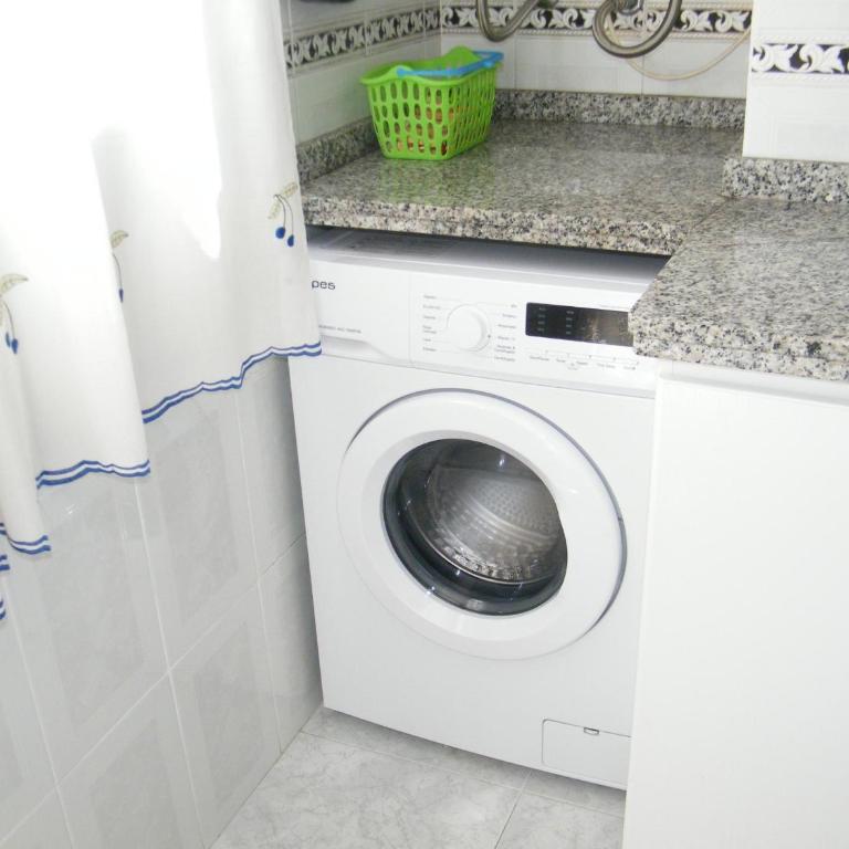 Apartamento en primera línea de mar - Solo familias - ES-314-36 - Apartamento - 4
