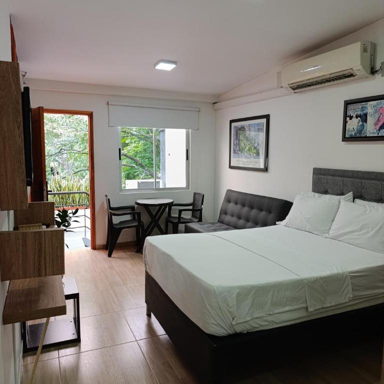 Apartahotel Provenza II - Apartment with Park View - 10