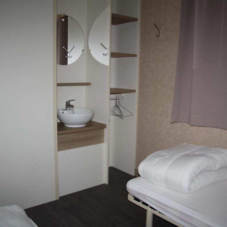 CAMPING LES ILOTS D'OR - Chalet 2 Chambres - 8