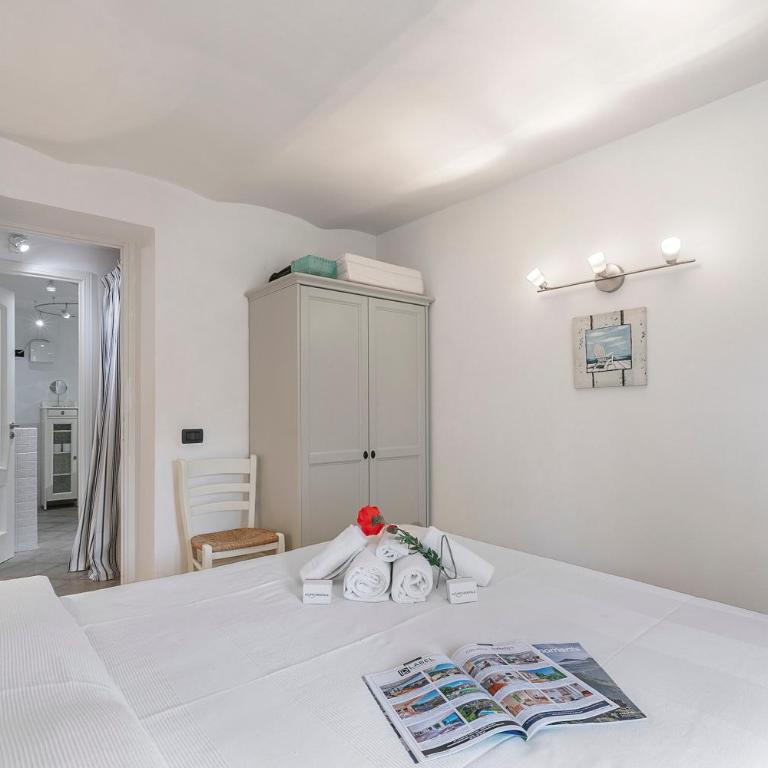 Sea Breeze Garavan Apt Villa New York - Happy Rentals - Apartment - 16