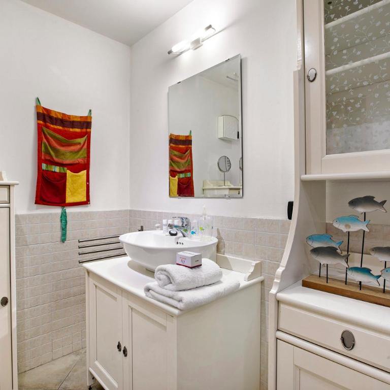 Sea Breeze Garavan Apt Villa New York - Happy Rentals - Apartment - 17