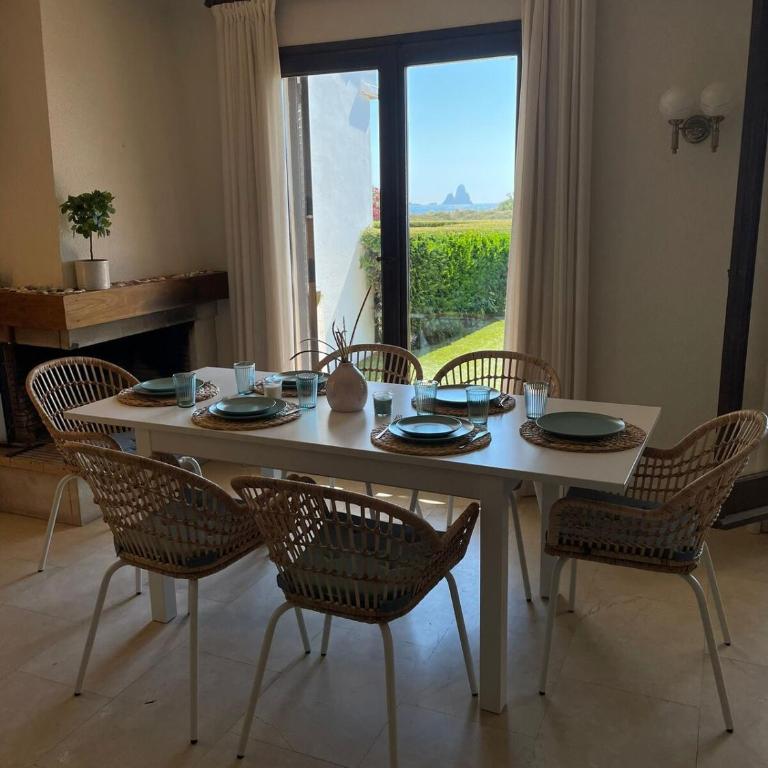 Cozy Spanish house with sea view and pool - Three-Bedroom House - 4