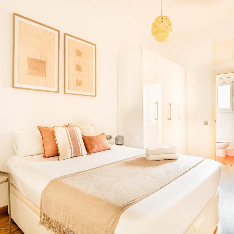 The Collection Barcelona - Pl Universitat Bright and cozy 2BD - 2BTH - Apartment - 1