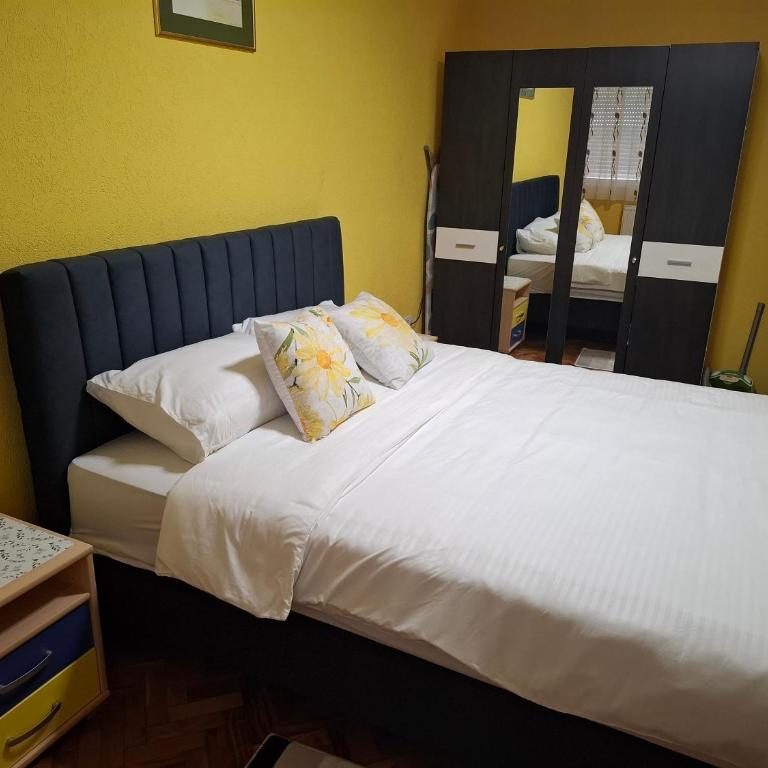 DMB Apartments - Two-Bedroom Apartment - 3