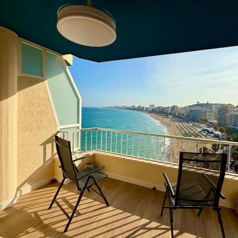 Apartamento con terraza en primera línea de playa de Fuengirola, Atardeceres de Fuengirola - Apartamento de 2 dormitorios con vistas al mar - 2