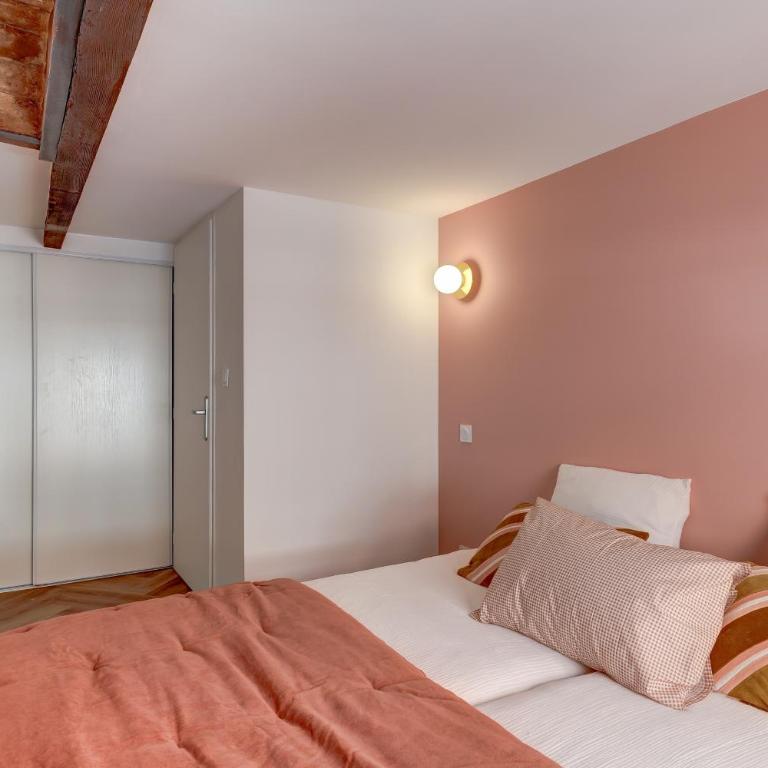 Le Velours 2 bedrooms 4 beds central - Two-Bedroom Apartment - 11