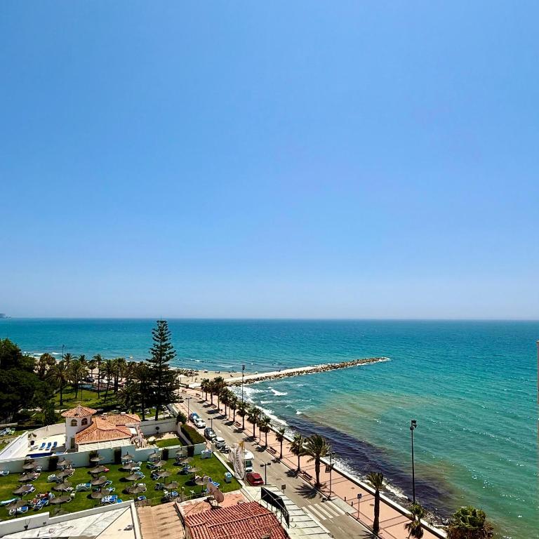 Apartamento con terraza en primera línea de playa de Fuengirola, Atardeceres de Fuengirola - Apartamento de 2 dormitorios con vistas al mar - 13