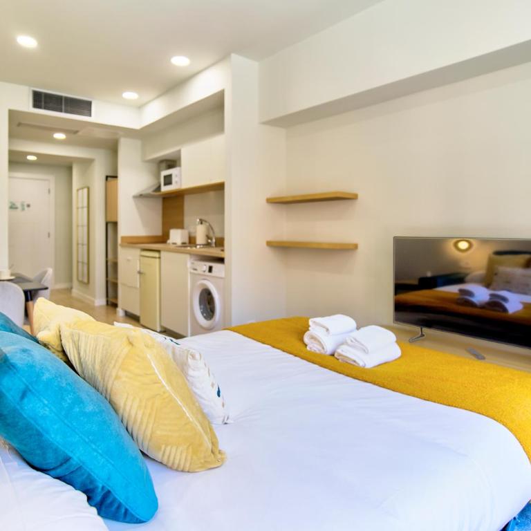 Apartamentos Olivia by gaiarooms - Estudio con sofá cama - 5