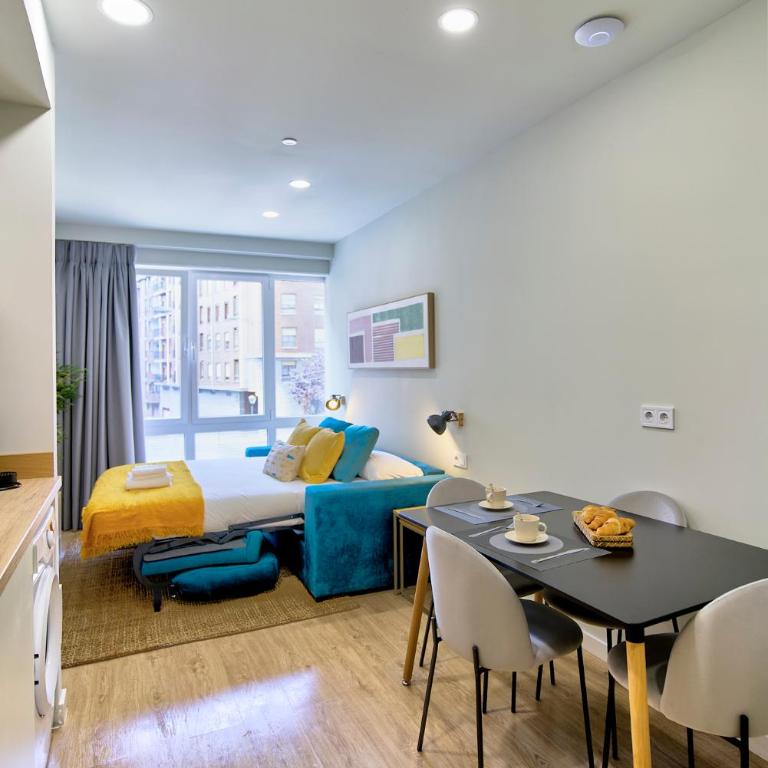 Apartamentos Olivia by gaiarooms - Estudio con sofá cama - 8