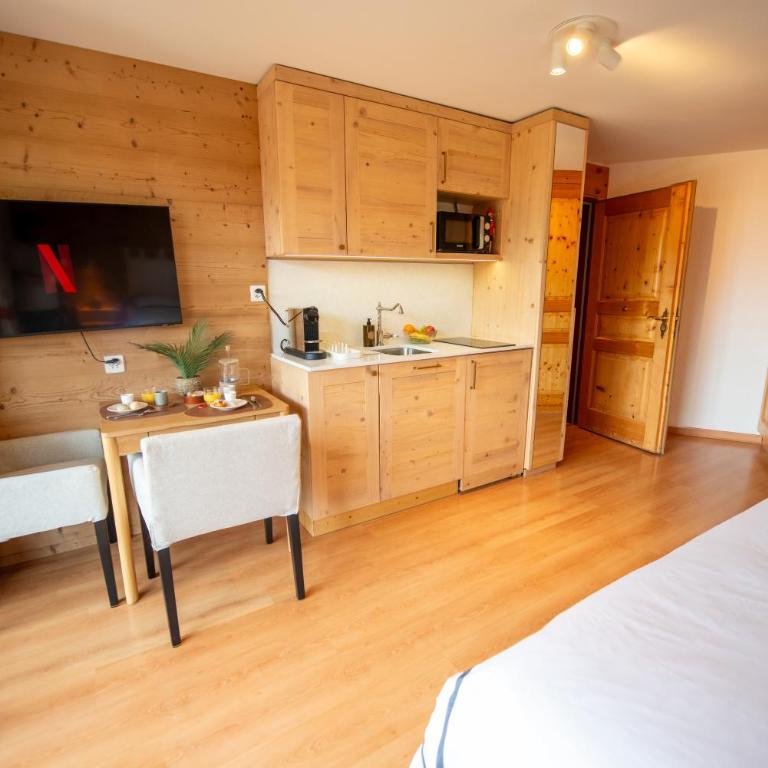 Clouds Studio Alpin Luxury View and Pool - Apartment mit 1 Schlafzimmer, Balkon und Bergblick - 21