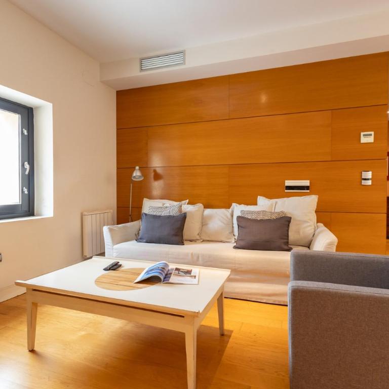 La Maestranza Charming one or two bedrooms Apartments by OCityzen - One-Bedroom Apartment - 12