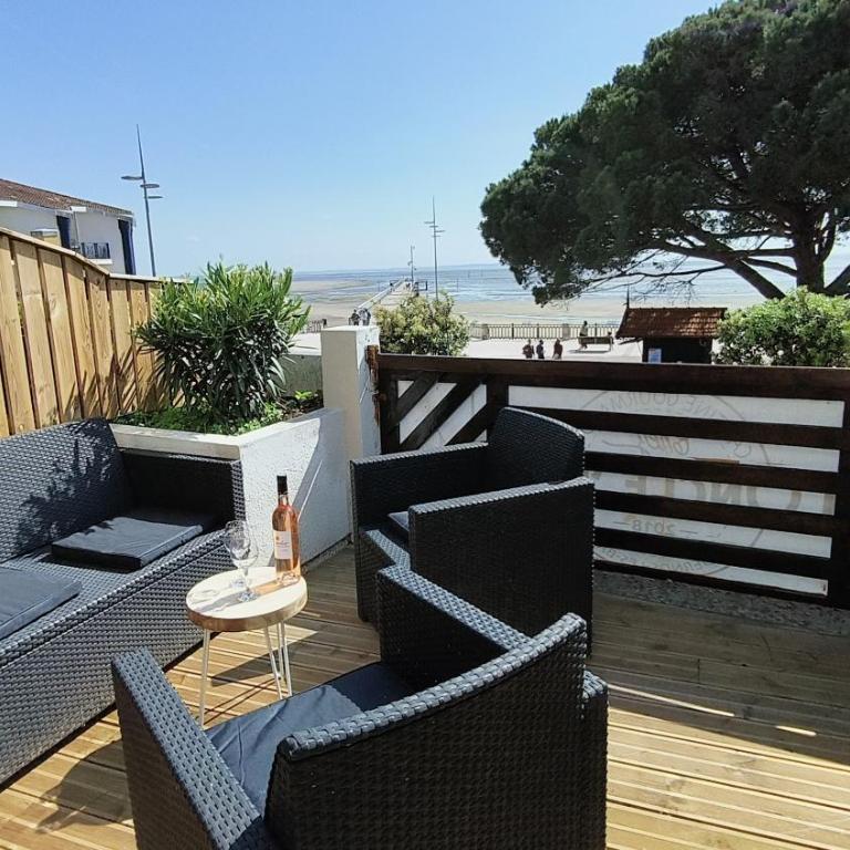 Appartement Vue Bassin - Appartement 2 Chambres - Vue sur Mer - 1