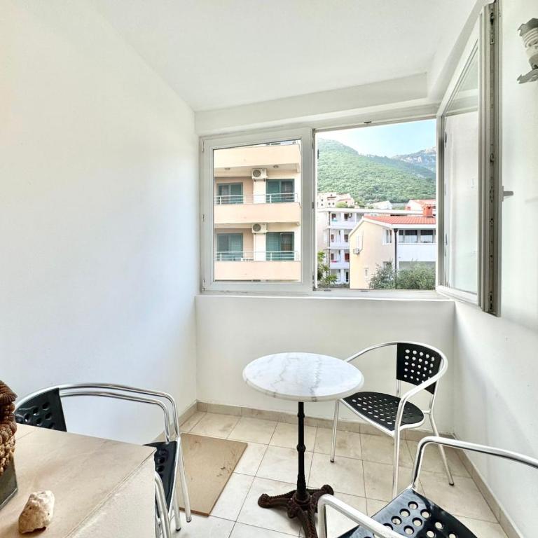 The Four Fish - Two-Bedroom Apartment - 13
