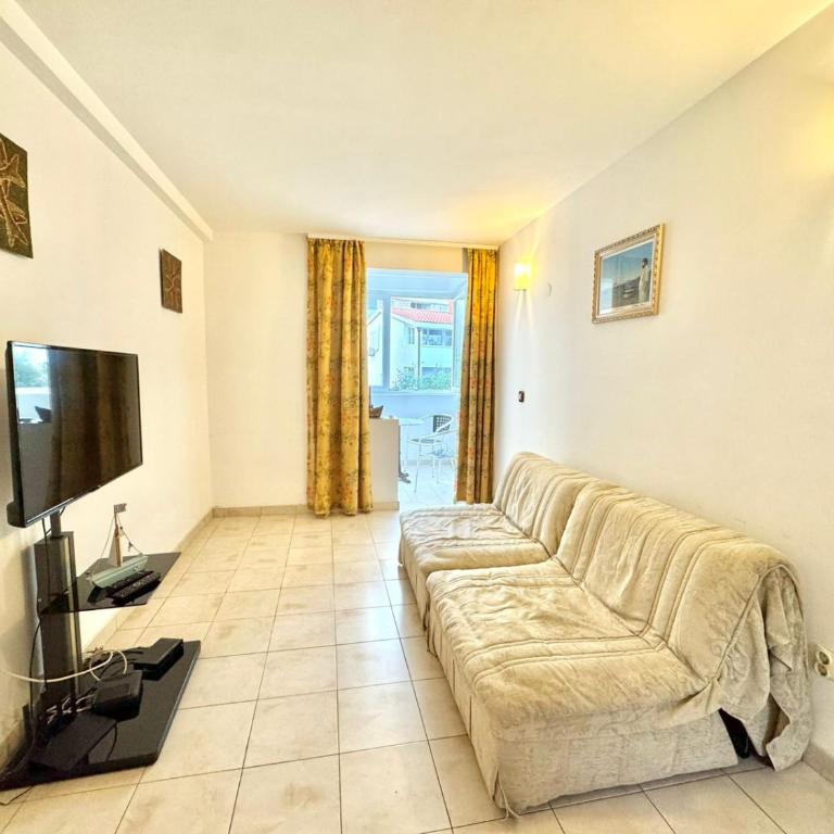 The Four Fish - Two-Bedroom Apartment - 16