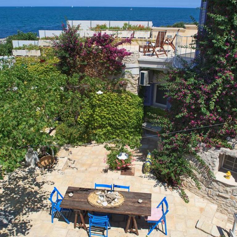 HelloAPULIA - Sweet Trullo on the Beach - Unique Seafront house with Direct Beach "Ponte Lama" Access and Private Patio - Villa con 3 Camere da Letto - 8