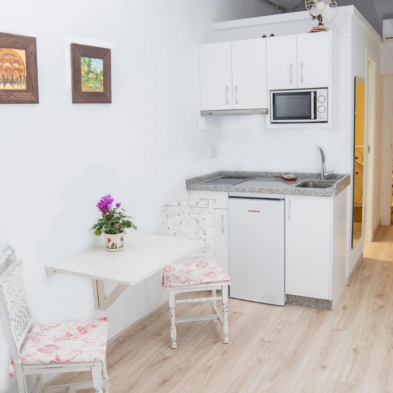 La Casa de la Costurera - Estudio Estándar Granate - 1