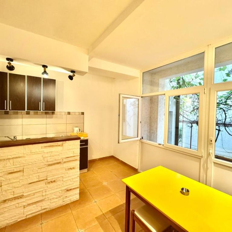 The Four Fish - Apartment - Ground Floor - 2