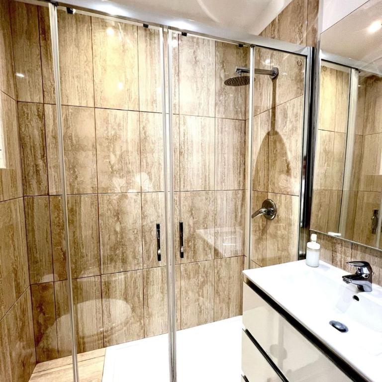 Amazing Apt near Spanish square - Appartamento - 4