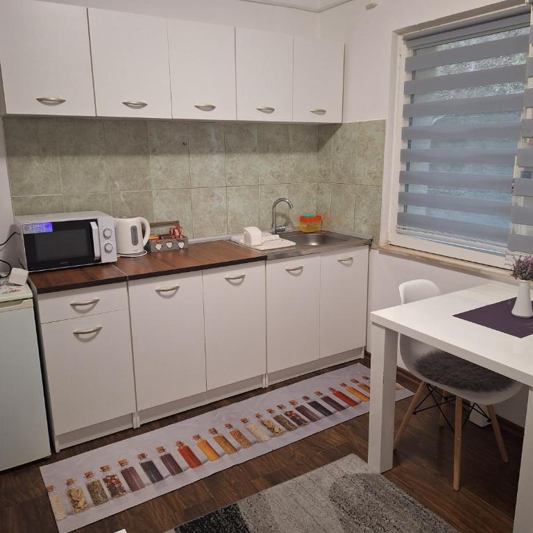N&N Apartment - Two-Bedroom Apartment - 13