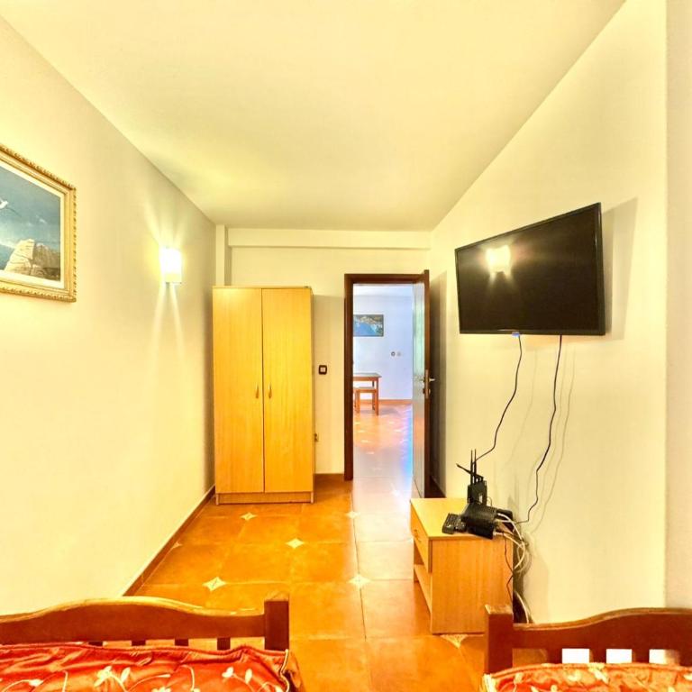 The Four Fish - Two-Bedroom Apartment - 2