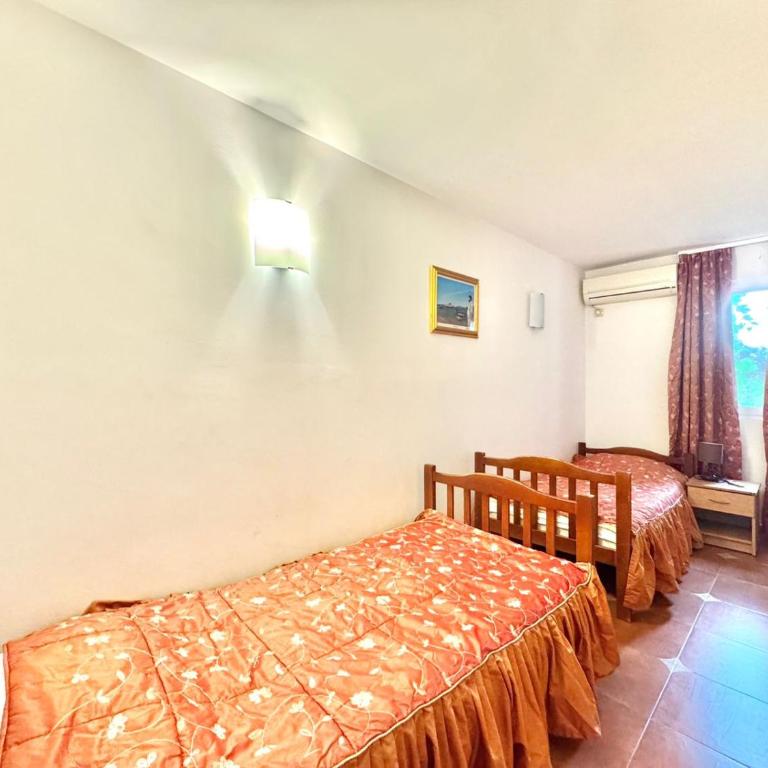 The Four Fish - Two-Bedroom Apartment - 3