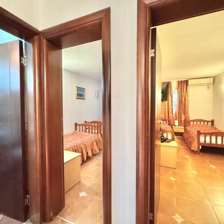 The Four Fish - Two-Bedroom Apartment - 5