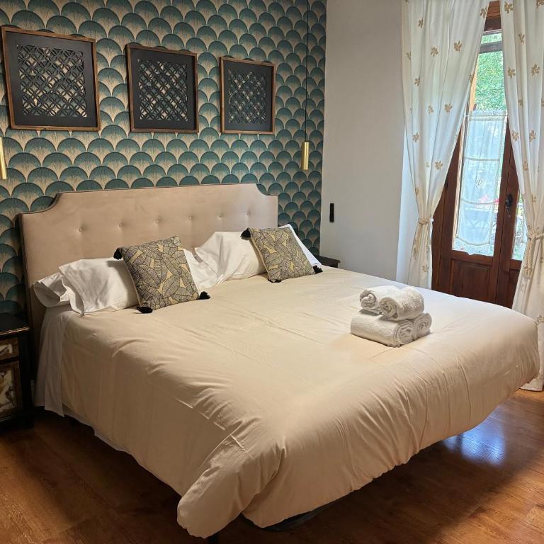 Leyendas Del Pirineo Turismo Rural - Habitación Superior con cama extragrande - 5