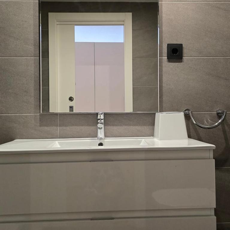 Opening Doors Summer Chic - Two-Bedroom Deluxe Apartment - 30