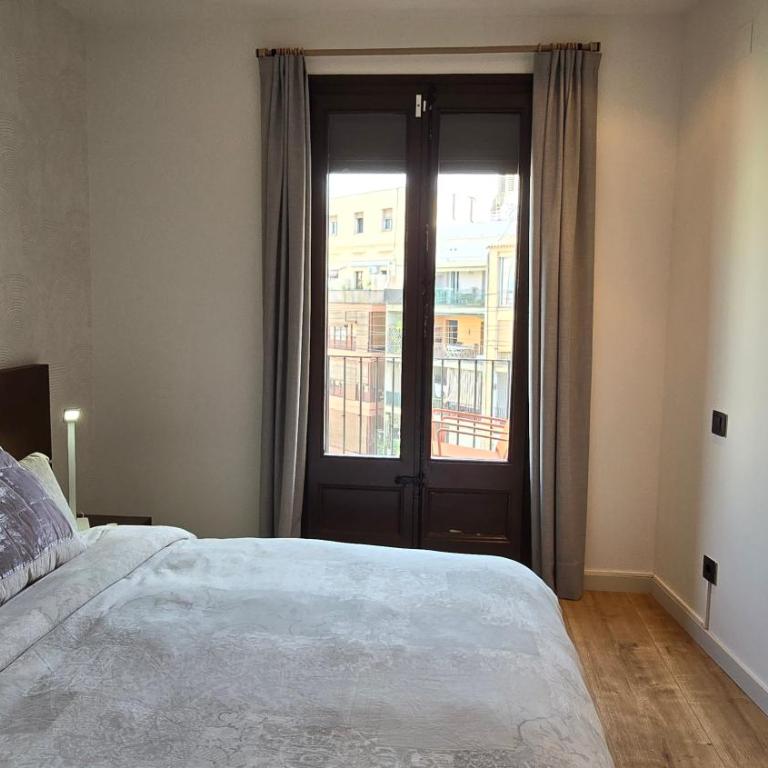 Opening Doors Summer Chic - Two-Bedroom Deluxe Apartment - 22