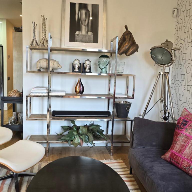Opening Doors Summer Chic - Two-Bedroom Deluxe Apartment - 12