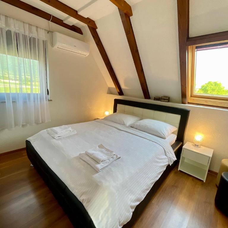 Una Rose - Three-Bedroom Villa - 21