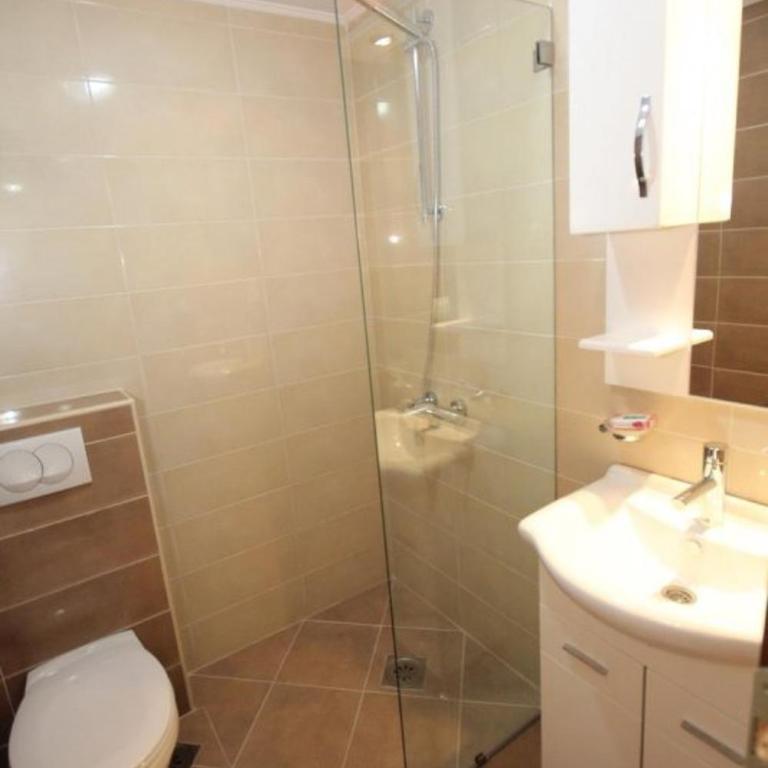 Lotos - Two-Bedroom Apartment - 4